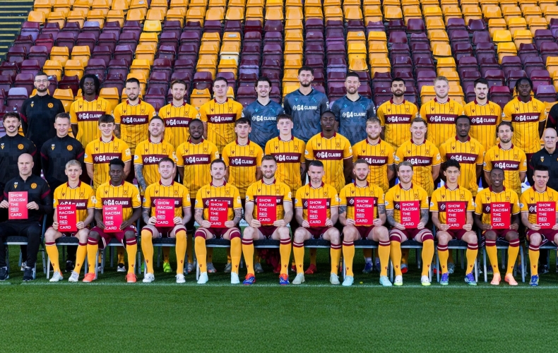 马瑟韦尔支持者：展示种族主义：红牌阵营